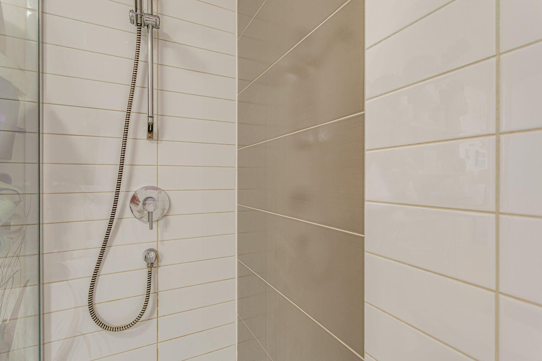 









10150


Place de l'Acadie

, 1409,
Montréal (Ahuntsic-Cartierville),




QC
H4N0C5

