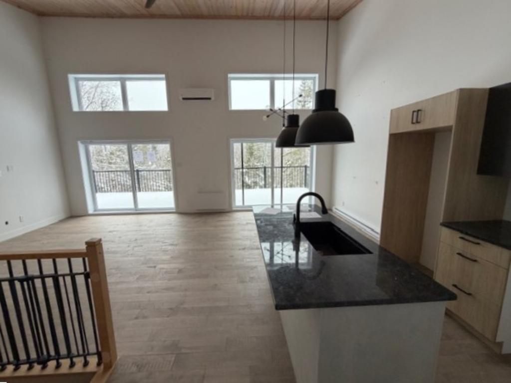 









595


Ch. des Hauts-Cantons

,
Stratford,




QC
G0Y1P0

