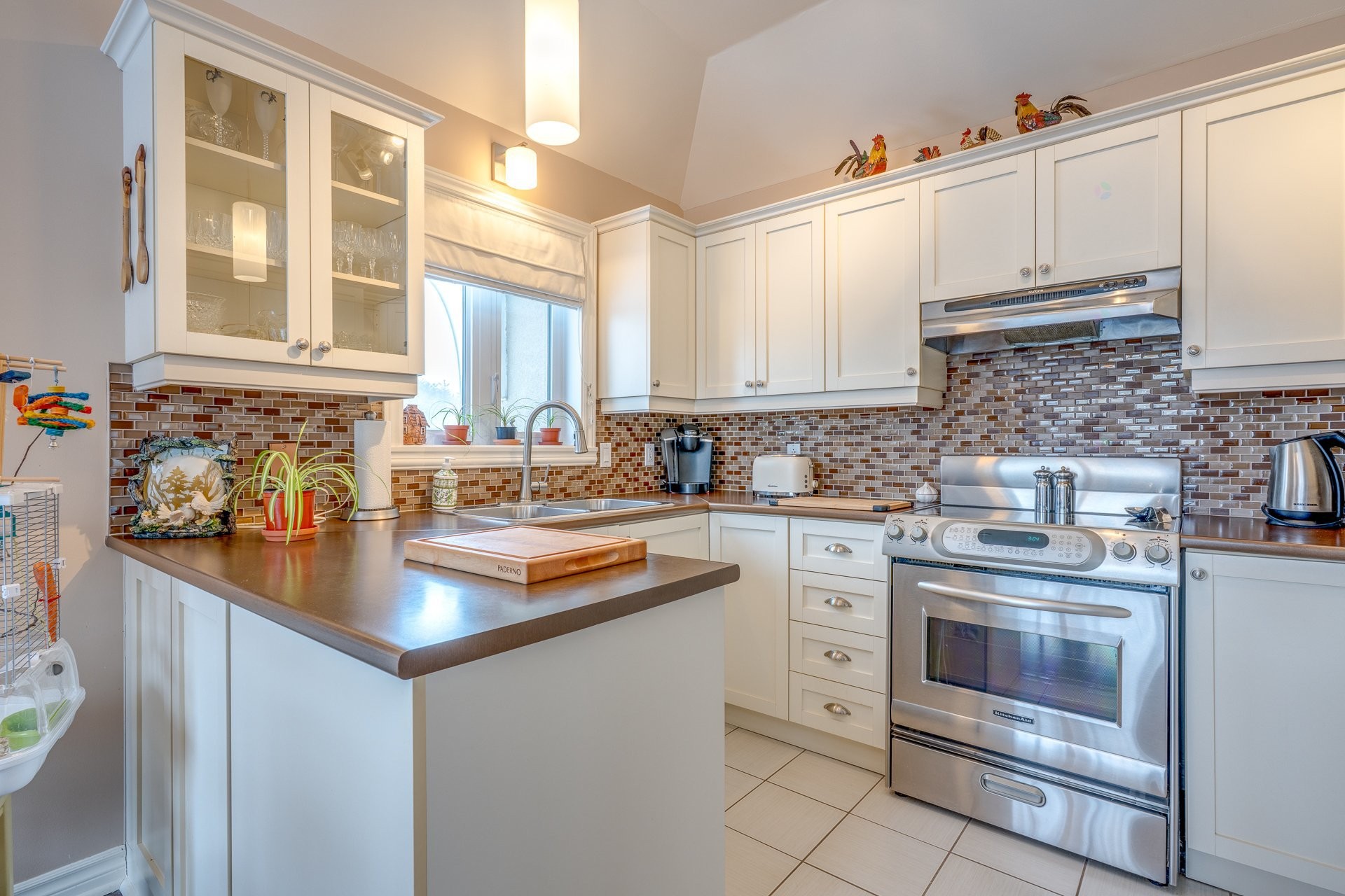 









2460


Boul. Lafontaine

, 401,
Saint-Jérôme,




QC
J7Y5L2

