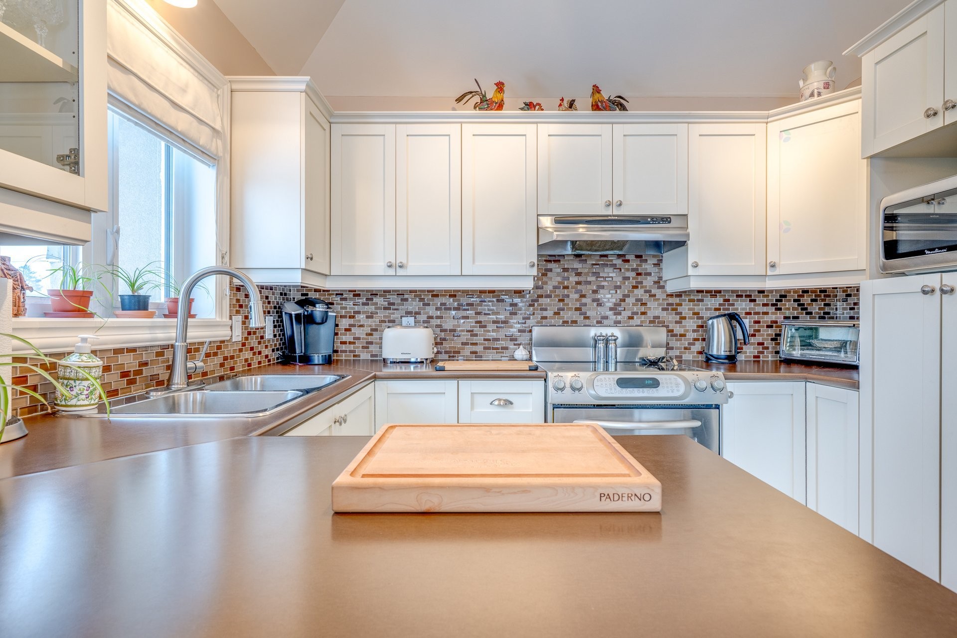 









2460


Boul. Lafontaine

, 401,
Saint-Jérôme,




QC
J7Y5L2

