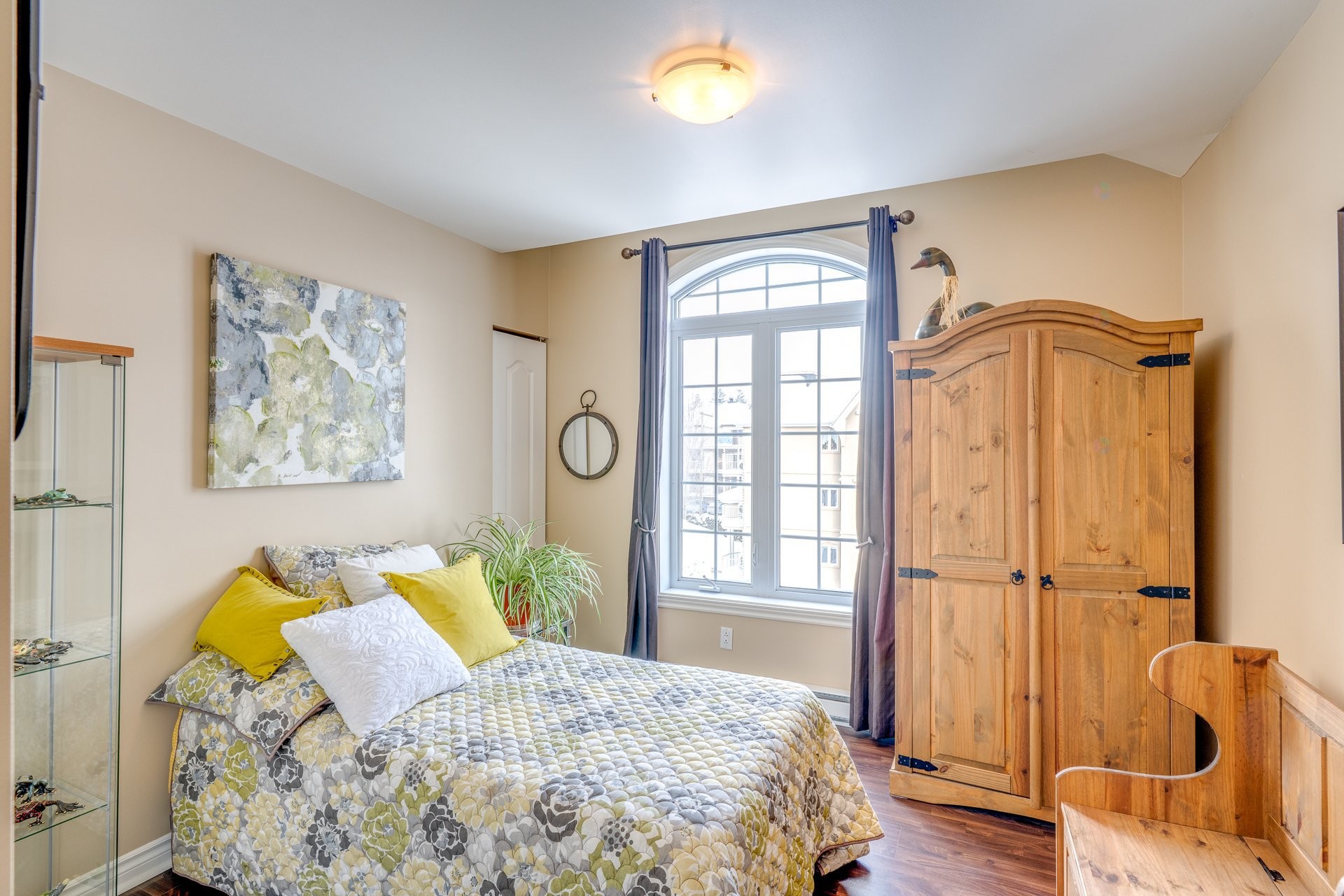 









2460


Boul. Lafontaine

, 401,
Saint-Jérôme,




QC
J7Y5L2

