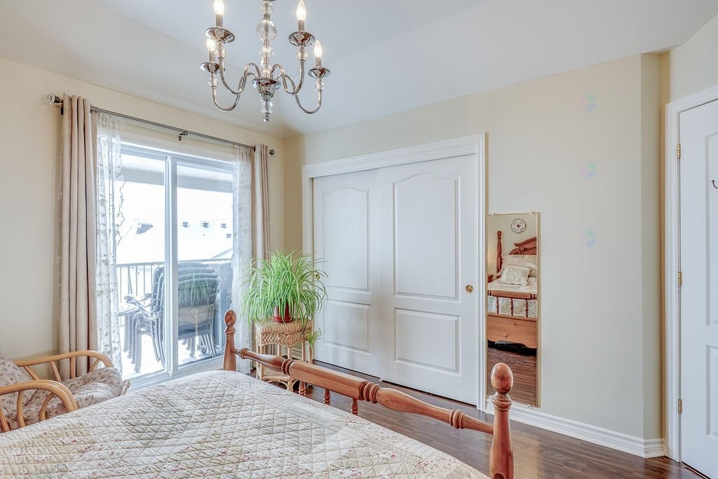 









2460


Boul. Lafontaine

, 401,
Saint-Jérôme,




QC
J7Y5L2

