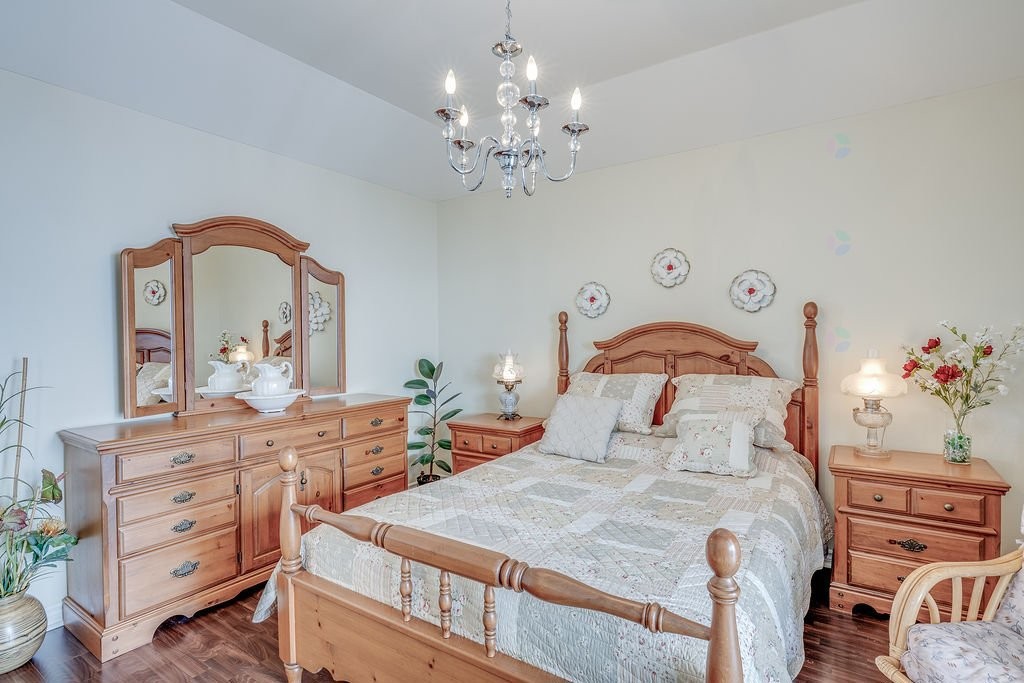 









2460


Boul. Lafontaine

, 401,
Saint-Jérôme,




QC
J7Y5L2

