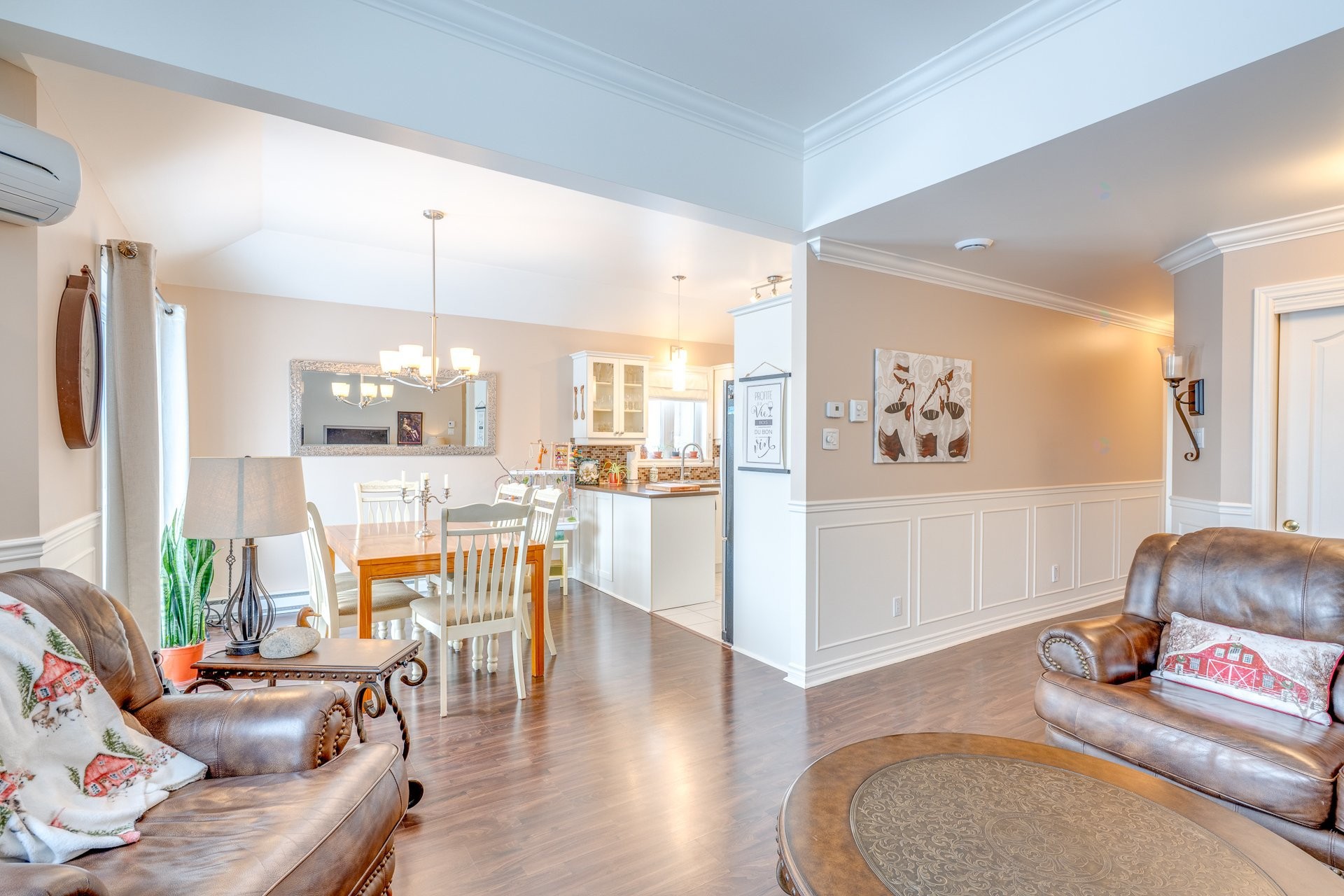 









2460


Boul. Lafontaine

, 401,
Saint-Jérôme,




QC
J7Y5L2

