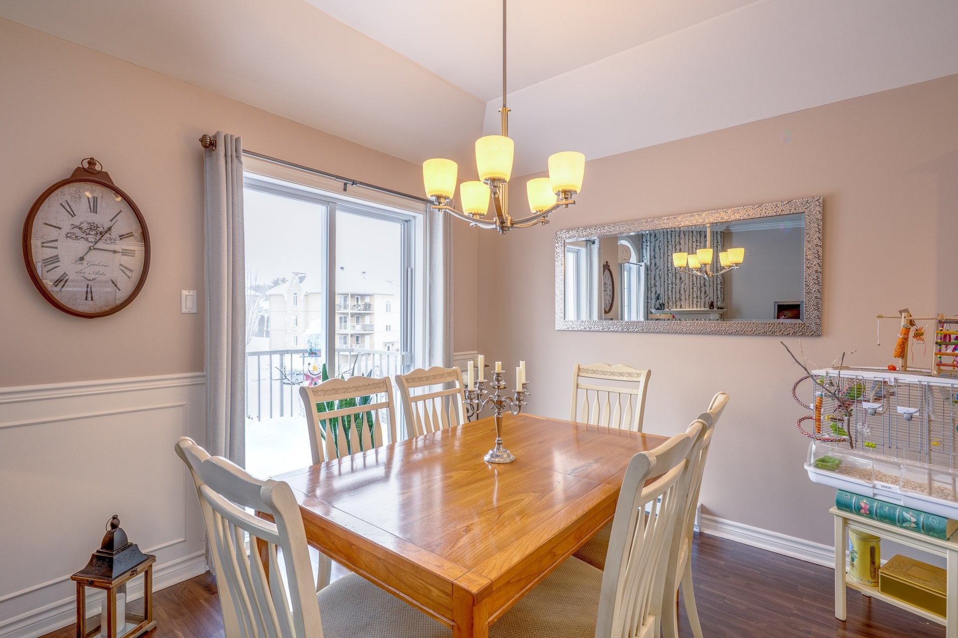 









2460


Boul. Lafontaine

, 401,
Saint-Jérôme,




QC
J7Y5L2

