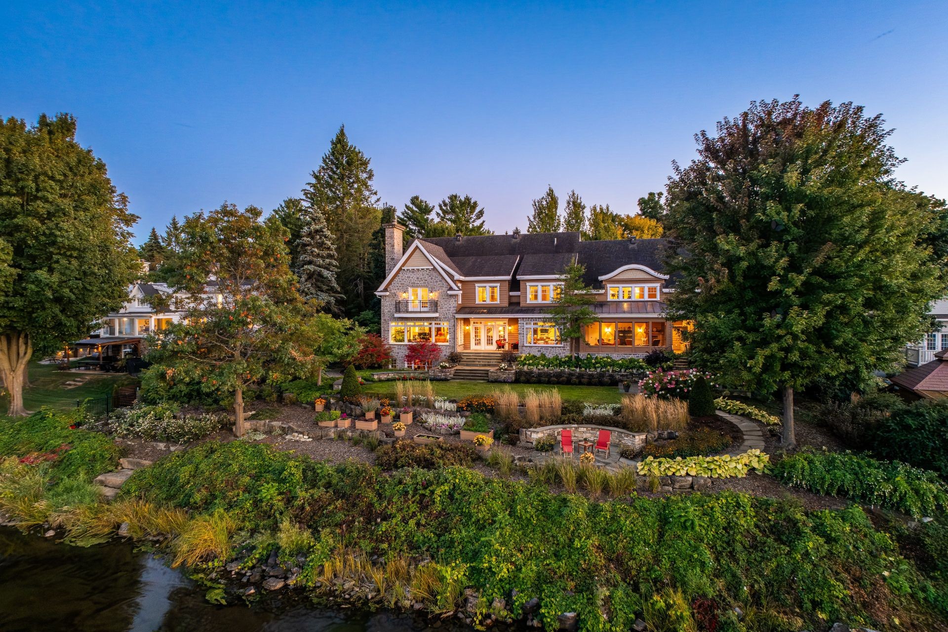 









20


Rue De Richelieu

,
Chambly,




QC
J3L2B9

