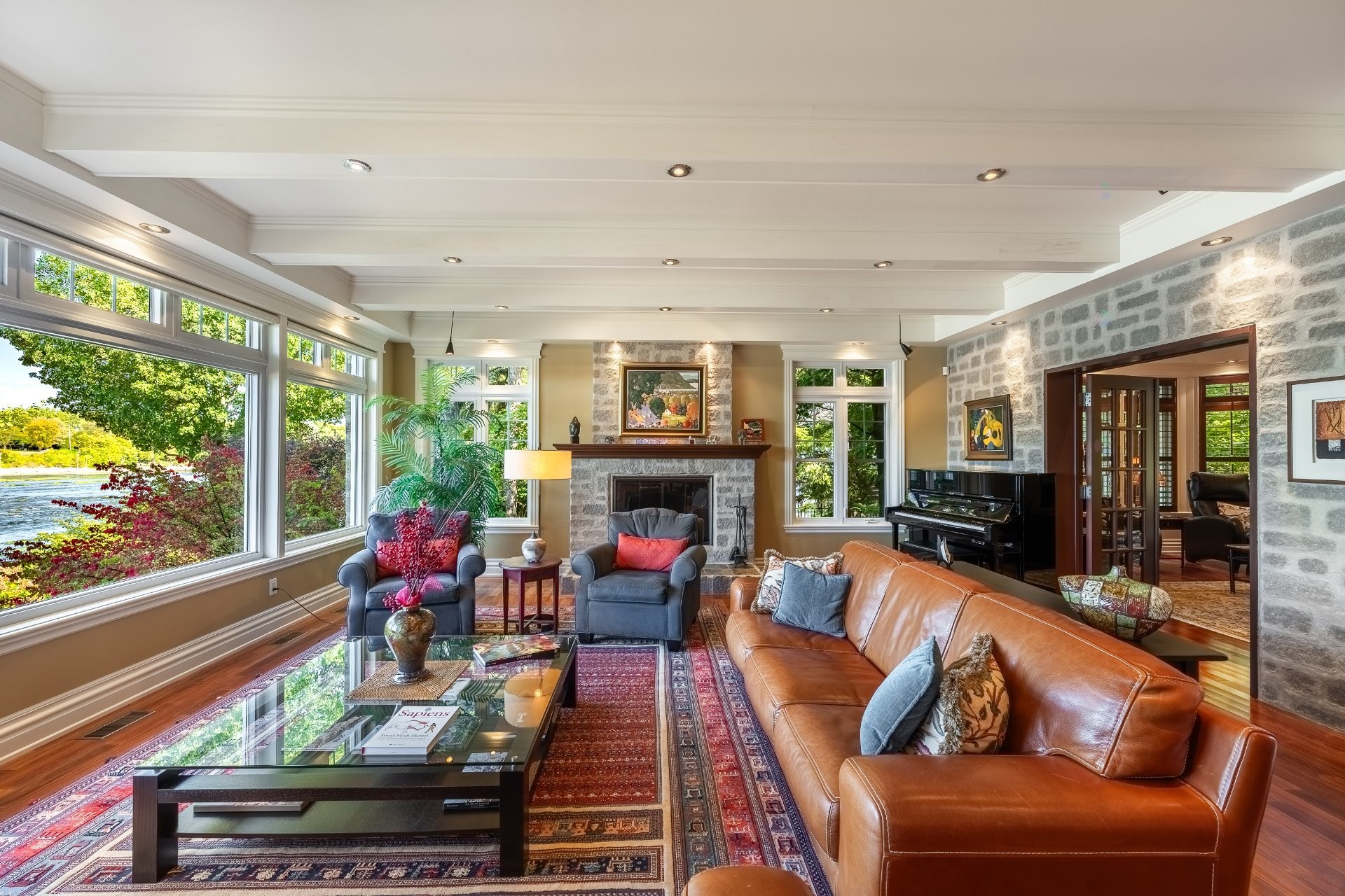 









20


Rue De Richelieu

,
Chambly,




QC
J3L2B9

