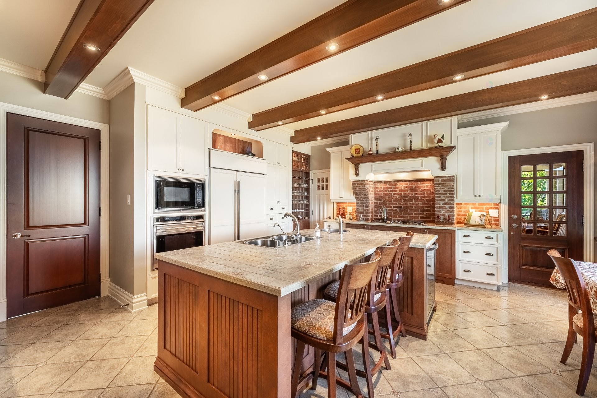 









20


Rue De Richelieu

,
Chambly,




QC
J3L2B9

