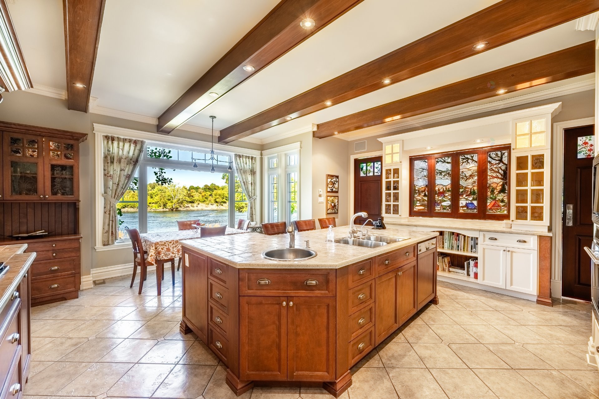 









20


Rue De Richelieu

,
Chambly,




QC
J3L2B9

