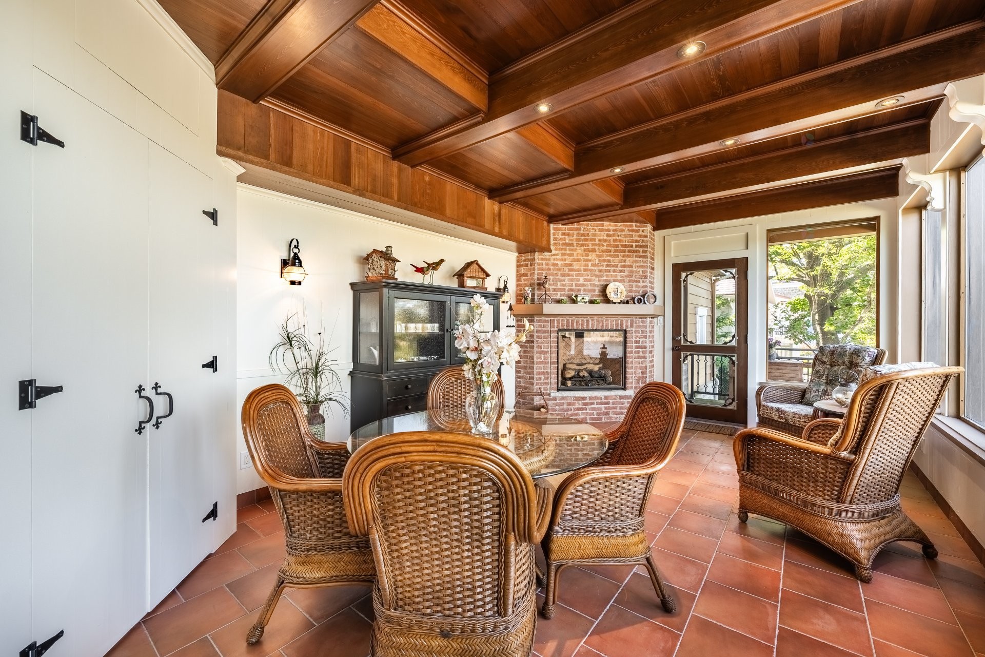 









20


Rue De Richelieu

,
Chambly,




QC
J3L2B9

