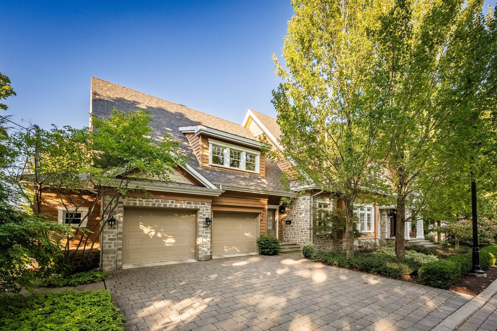 









20


Rue De Richelieu

,
Chambly,




QC
J3L2B9

