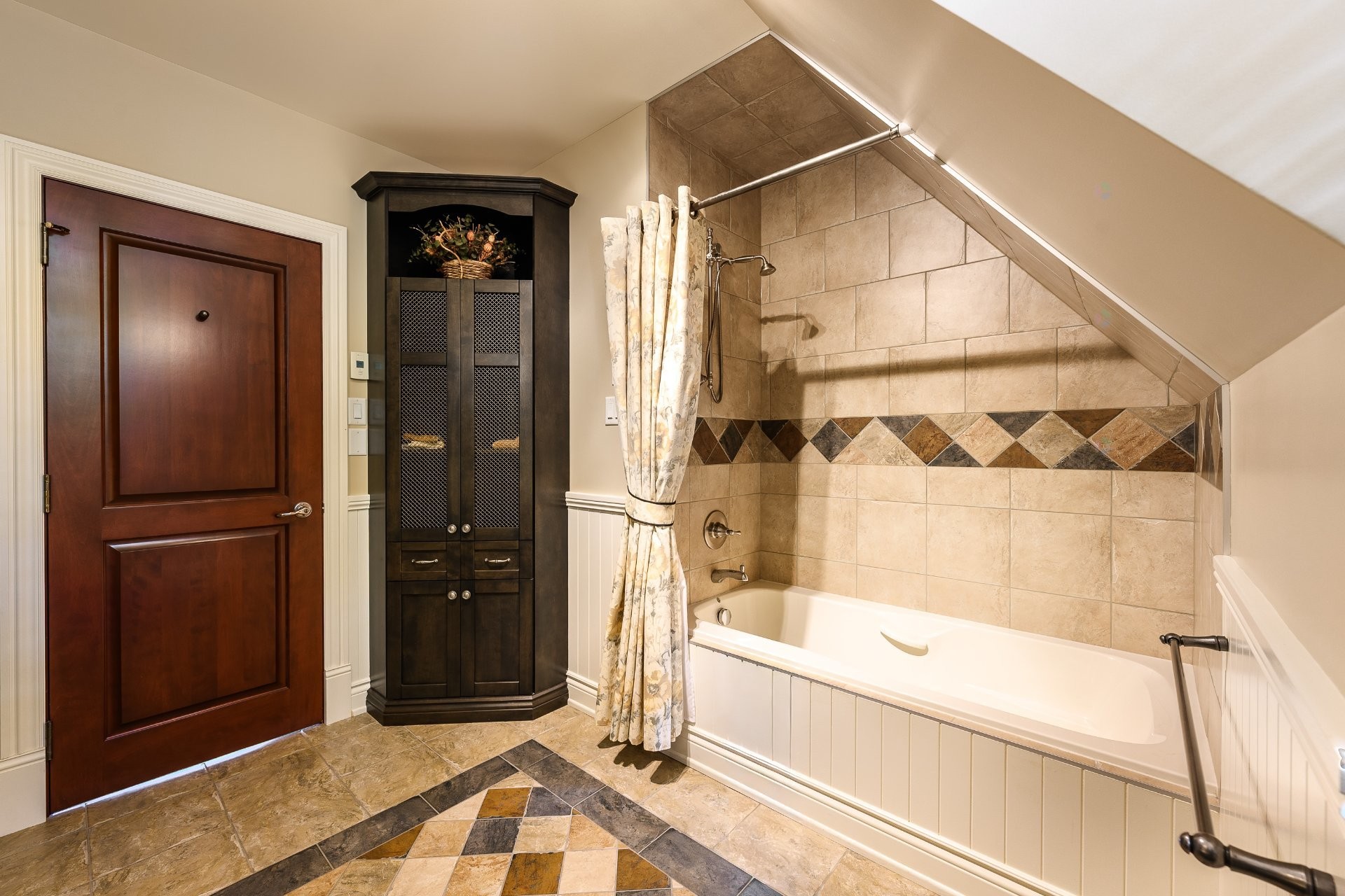 









20


Rue De Richelieu

,
Chambly,




QC
J3L2B9

