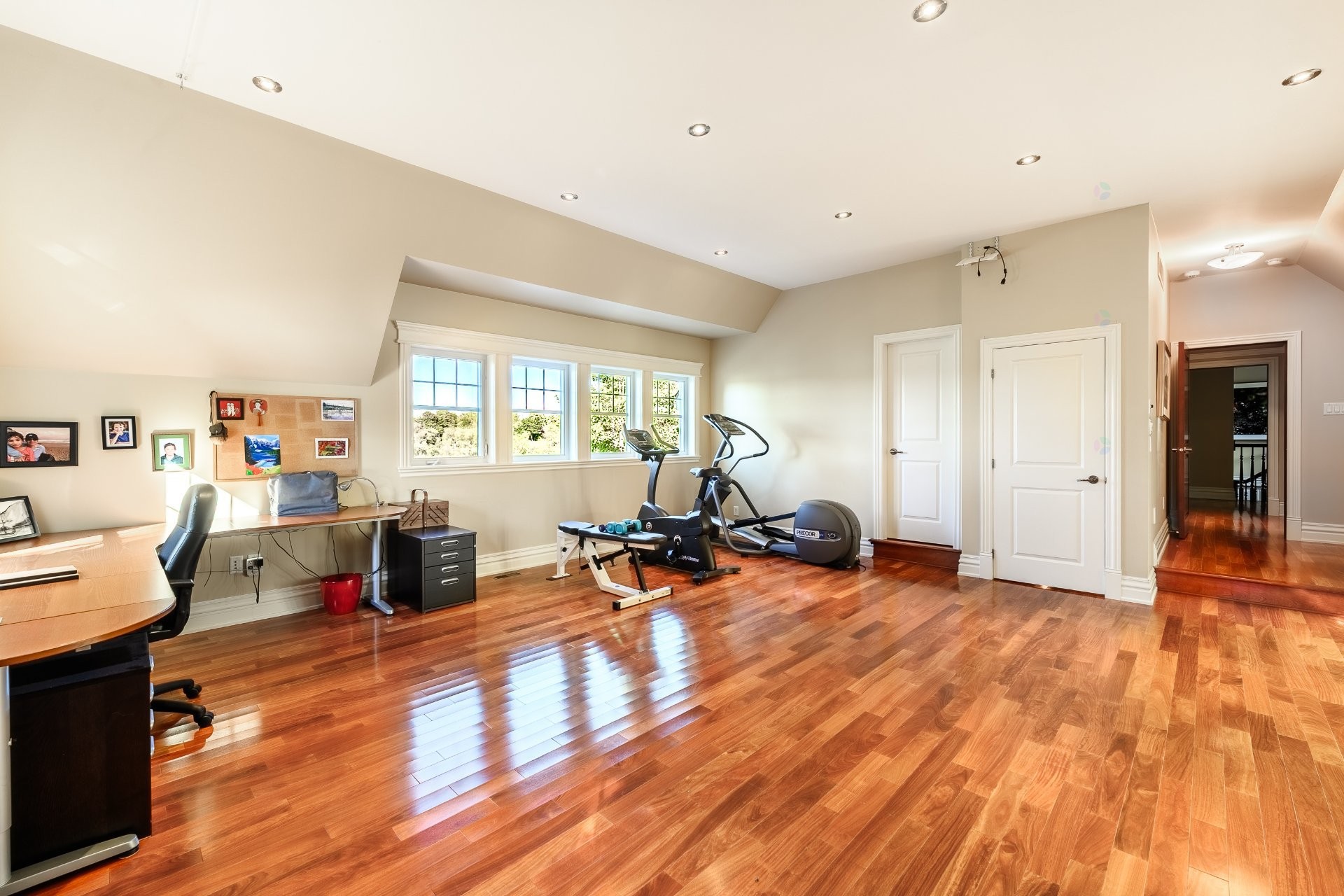 









20


Rue De Richelieu

,
Chambly,




QC
J3L2B9

