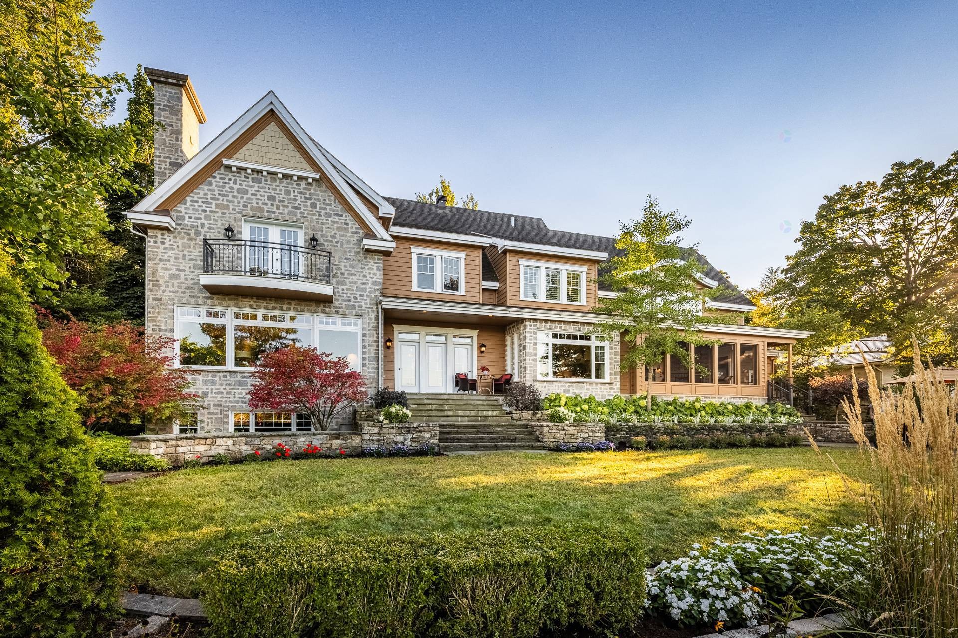 









20


Rue De Richelieu

,
Chambly,




QC
J3L2B9

