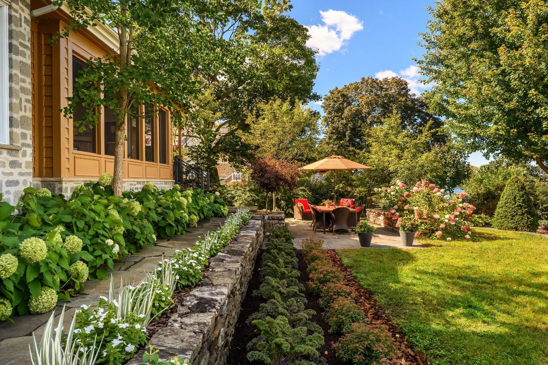 









20


Rue De Richelieu

,
Chambly,




QC
J3L2B9

