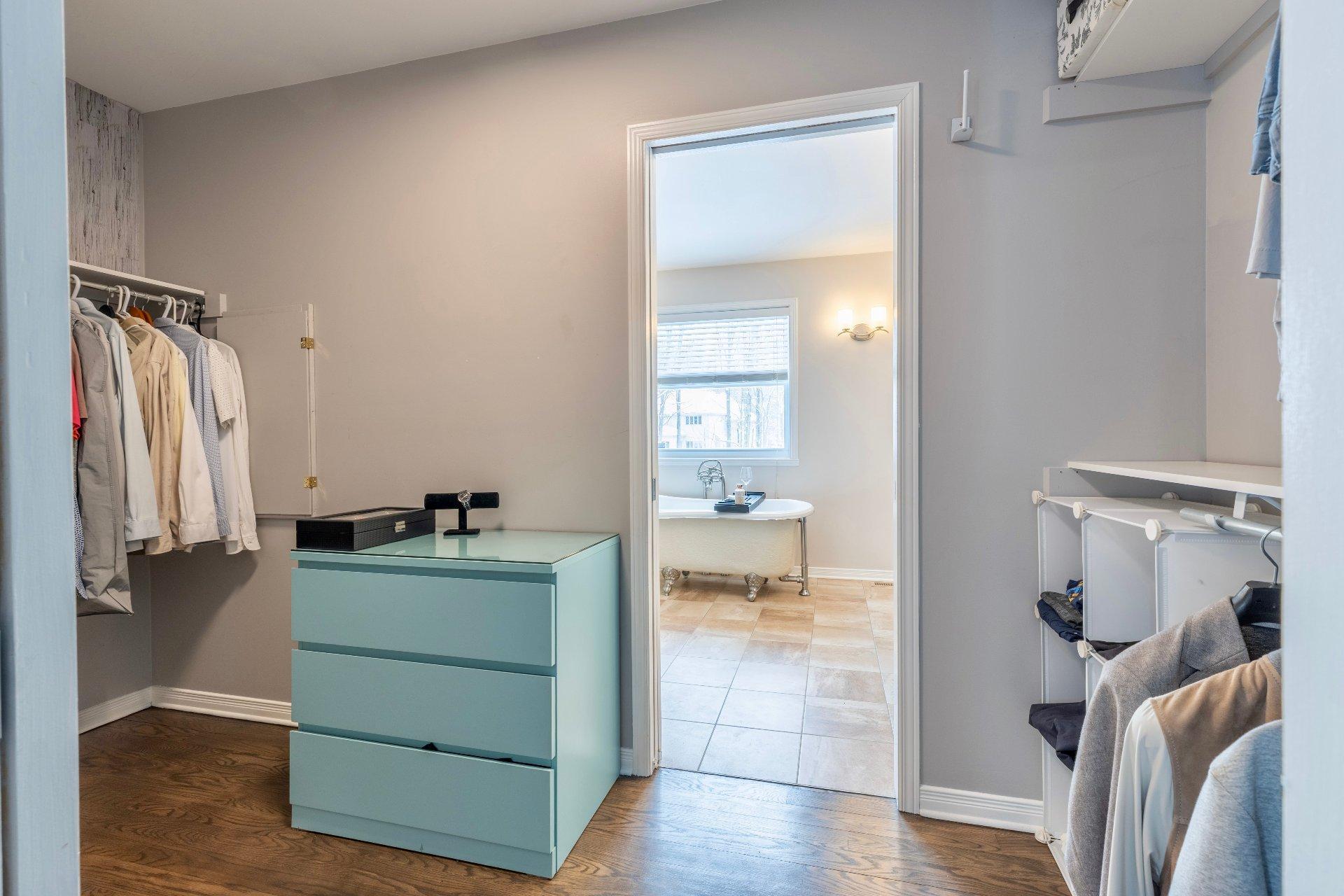 









1923


Rue du Patrimoine

,
Saint-Lazare,




QC
J7T3K5

