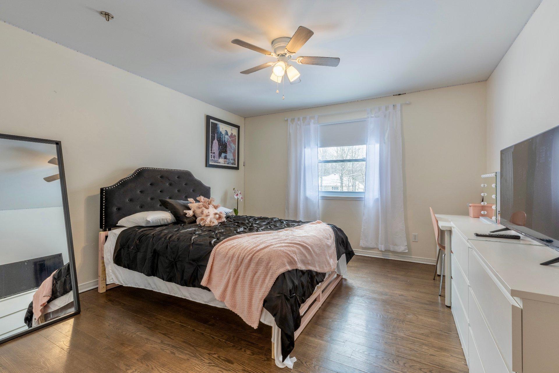 









1923


Rue du Patrimoine

,
Saint-Lazare,




QC
J7T3K5

