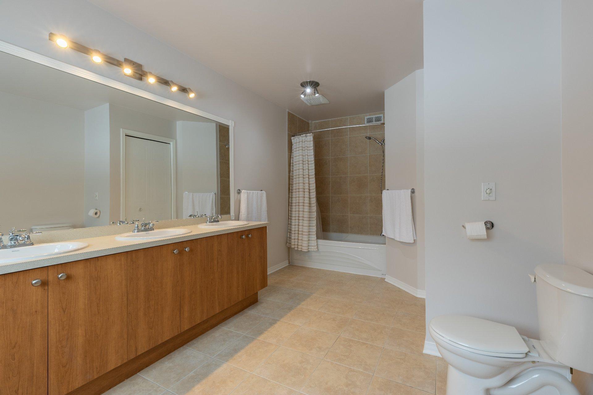 









1923


Rue du Patrimoine

,
Saint-Lazare,




QC
J7T3K5

