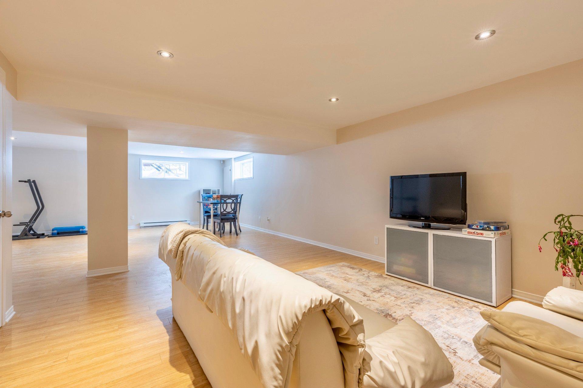 









1923


Rue du Patrimoine

,
Saint-Lazare,




QC
J7T3K5

