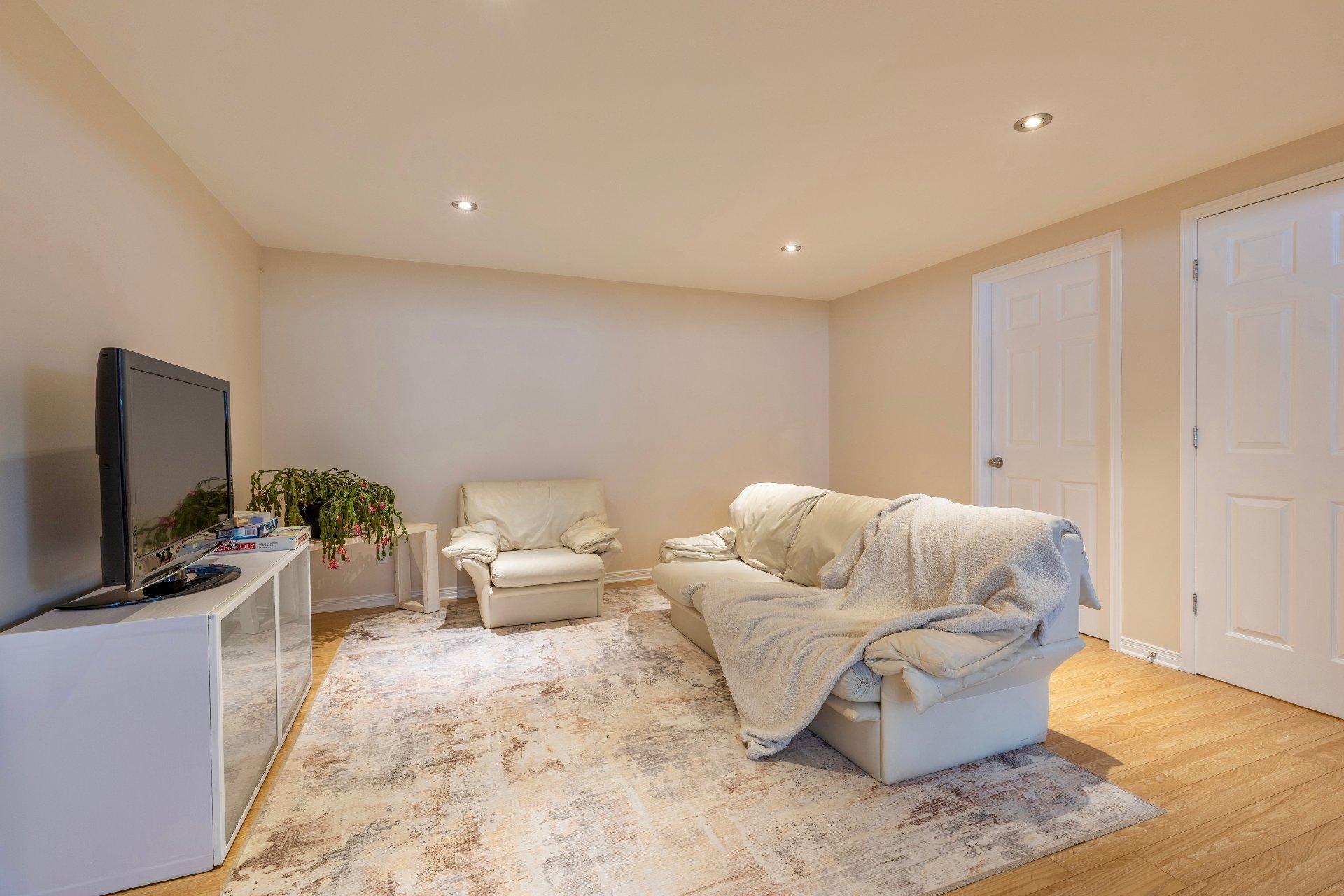 









1923


Rue du Patrimoine

,
Saint-Lazare,




QC
J7T3K5

