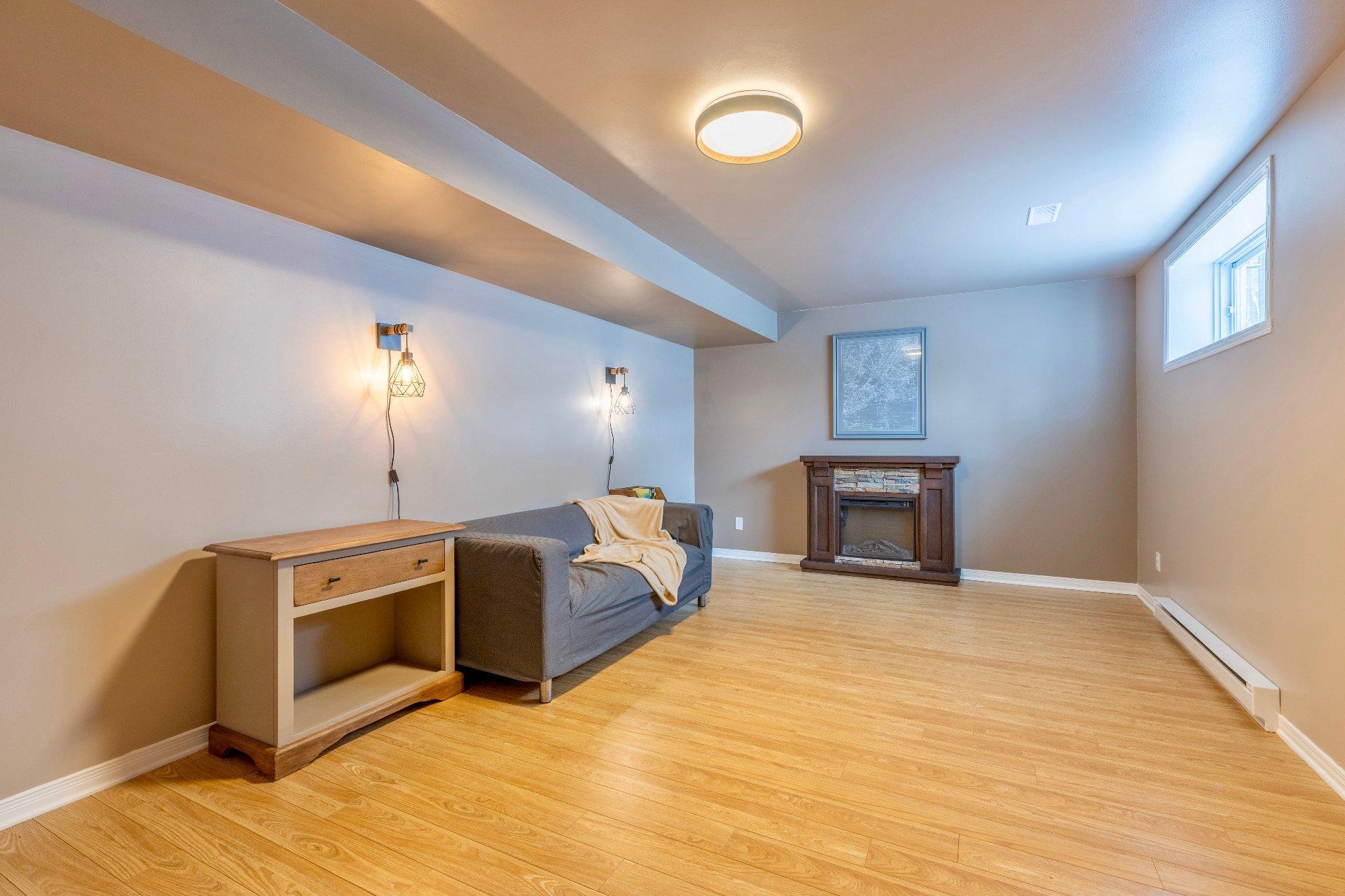 









1923


Rue du Patrimoine

,
Saint-Lazare,




QC
J7T3K5

