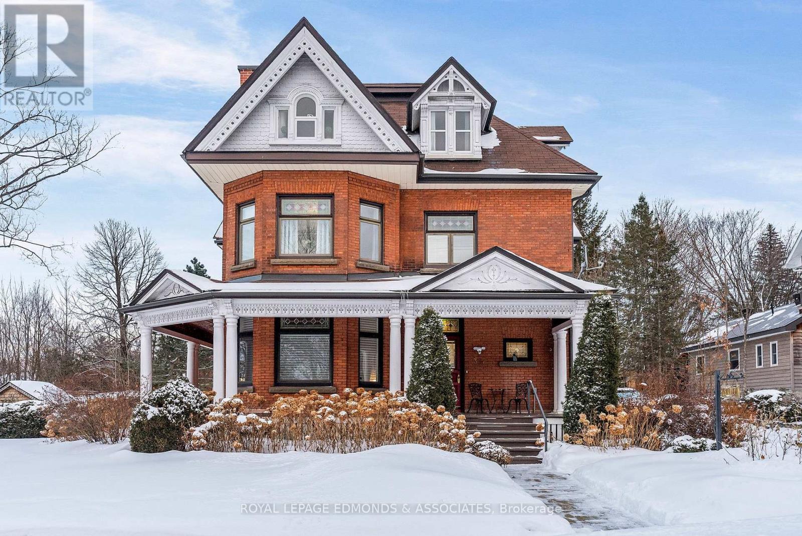 












307 MAPLE AVENUE

,
Pembroke,




Ontario
K8A1L8

