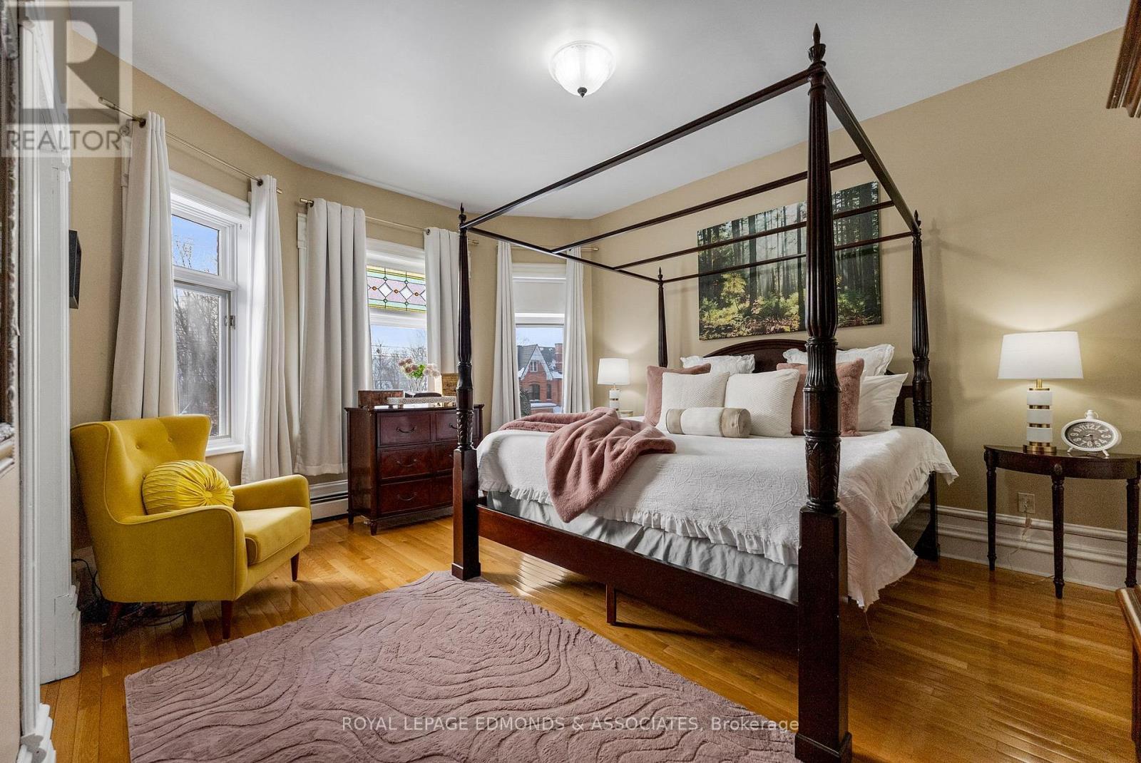 












307 MAPLE AVENUE

,
Pembroke,




Ontario
K8A1L8

