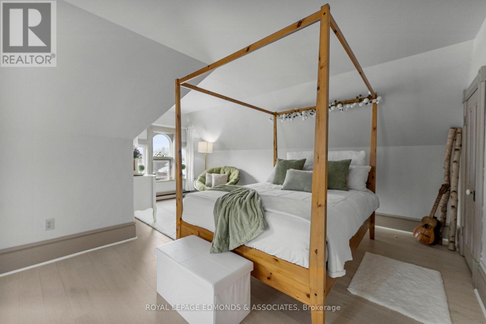 












307 MAPLE AVENUE

,
Pembroke,




Ontario
K8A1L8

