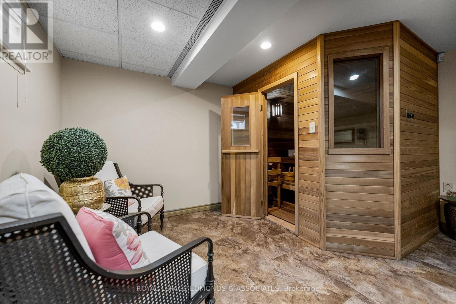 












307 MAPLE AVENUE

,
Pembroke,




Ontario
K8A1L8

