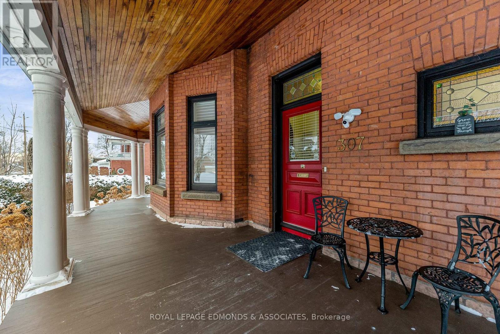 












307 MAPLE AVENUE

,
Pembroke,




Ontario
K8A1L8

