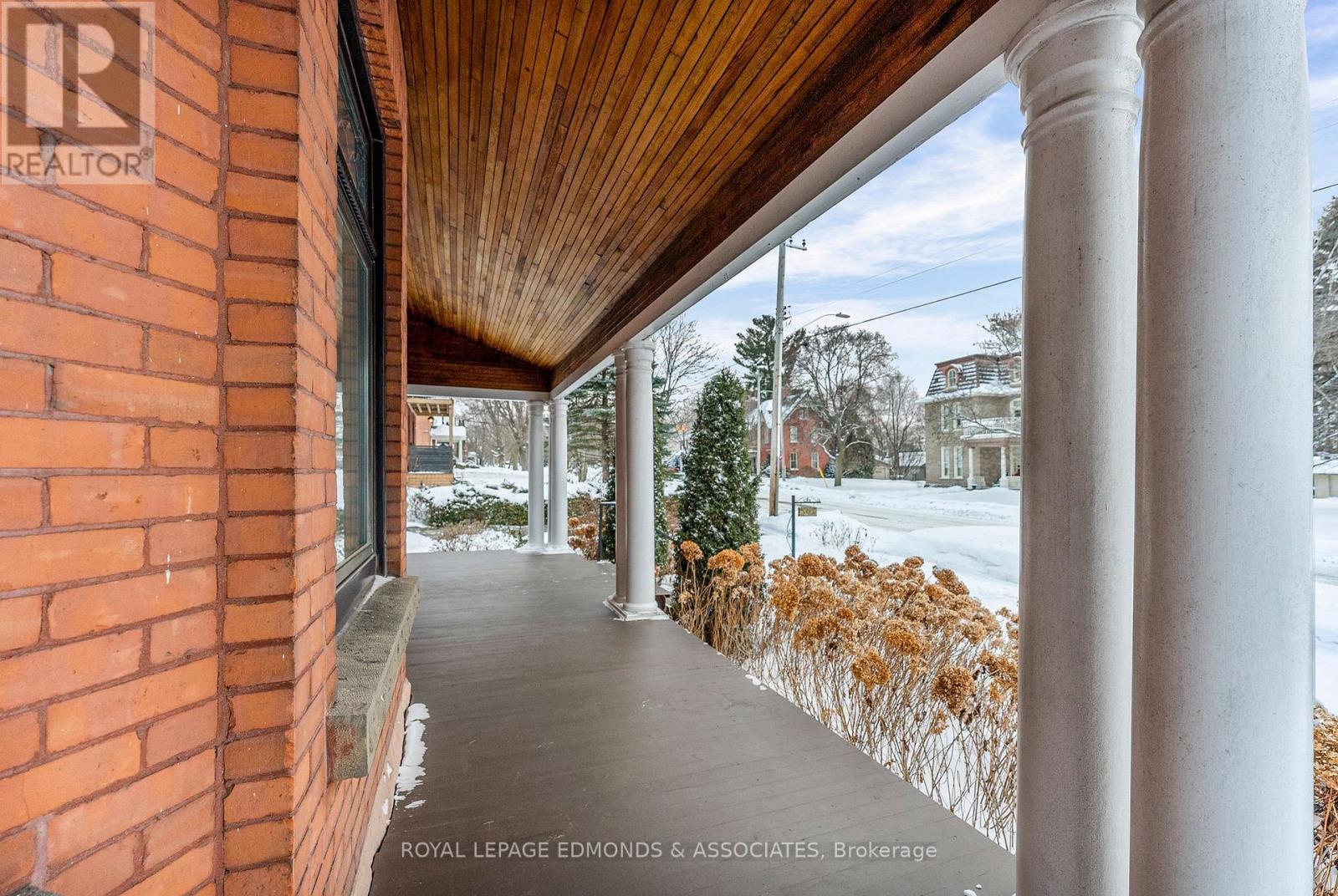 












307 MAPLE AVENUE

,
Pembroke,




Ontario
K8A1L8

