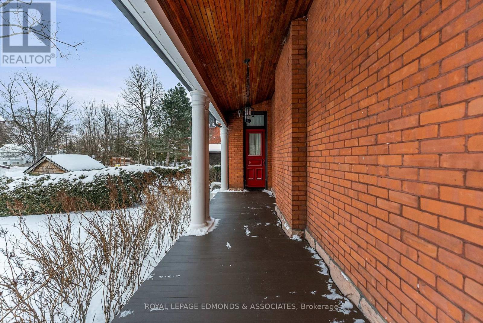 












307 MAPLE AVENUE

,
Pembroke,




Ontario
K8A1L8

