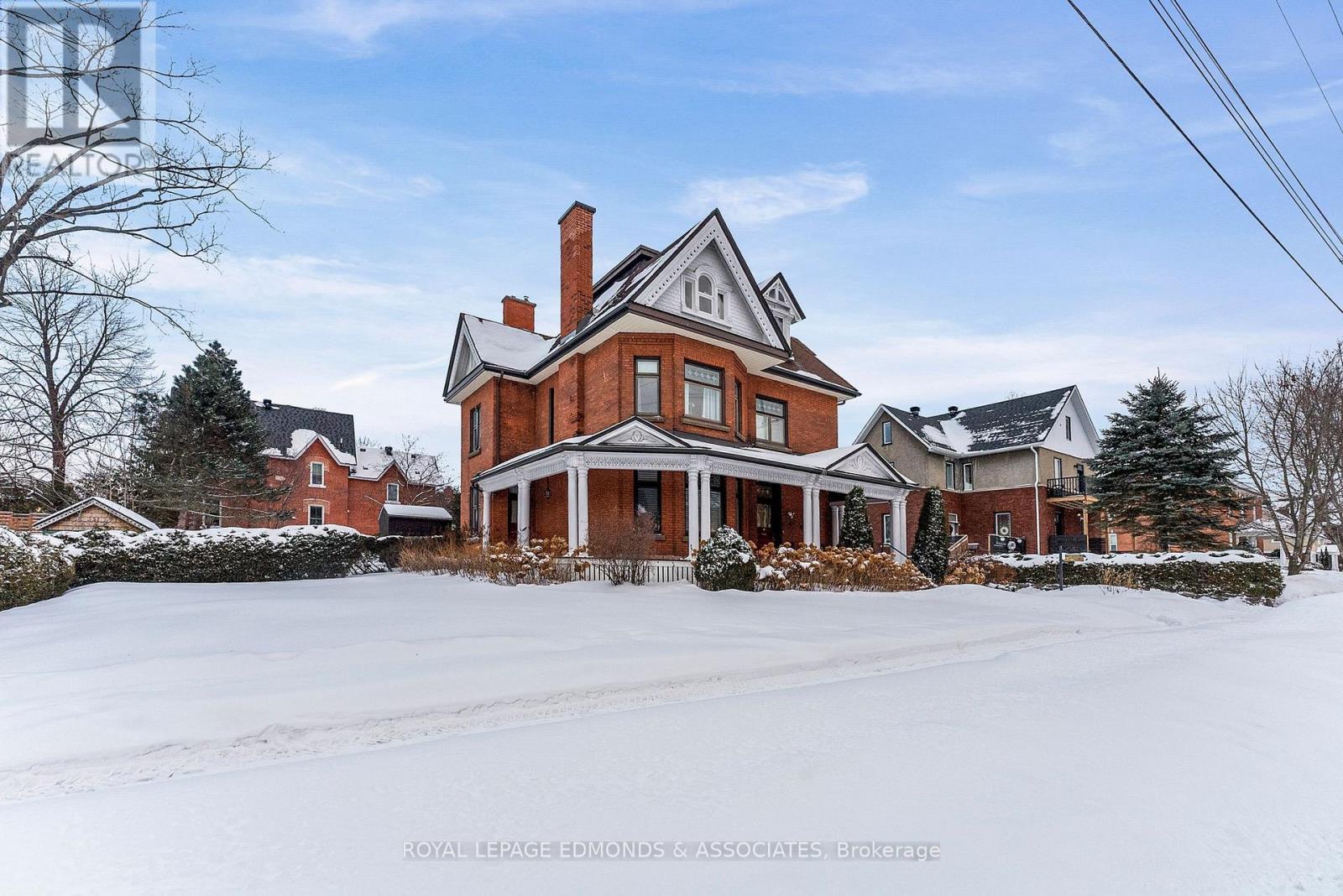 












307 MAPLE AVENUE

,
Pembroke,




Ontario
K8A1L8

