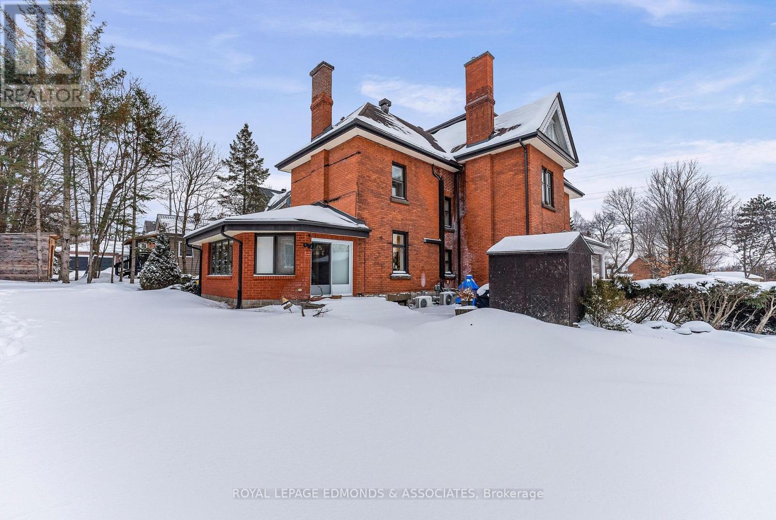 












307 MAPLE AVENUE

,
Pembroke,




Ontario
K8A1L8

