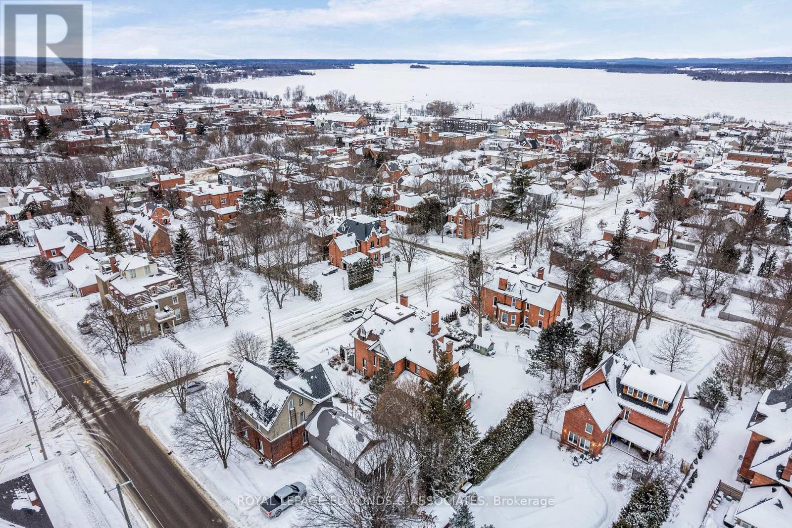 












307 MAPLE AVENUE

,
Pembroke,




Ontario
K8A1L8

