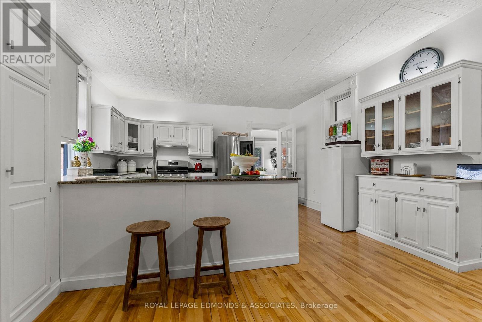 












307 MAPLE AVENUE

,
Pembroke,




Ontario
K8A1L8

