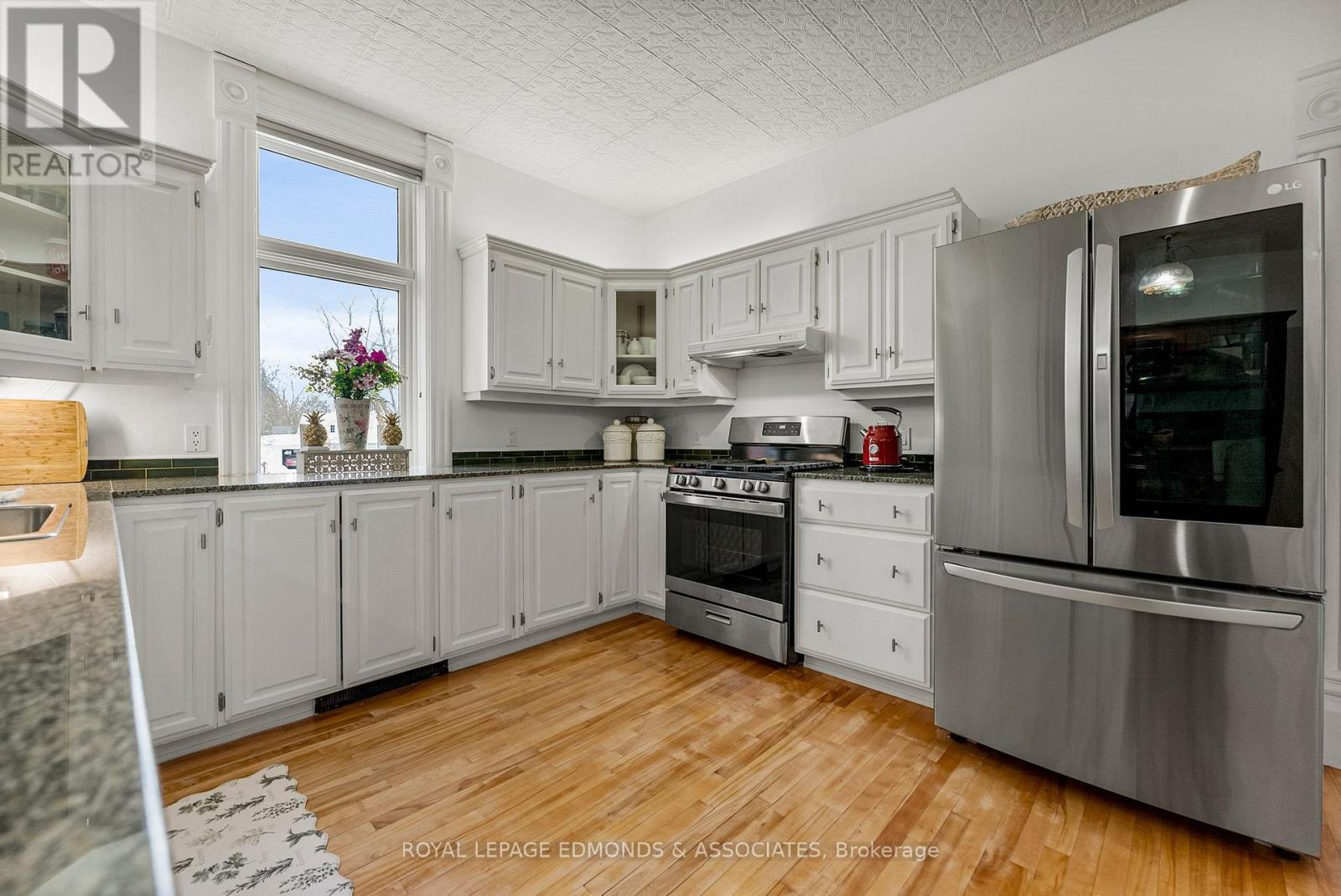 












307 MAPLE AVENUE

,
Pembroke,




Ontario
K8A1L8

