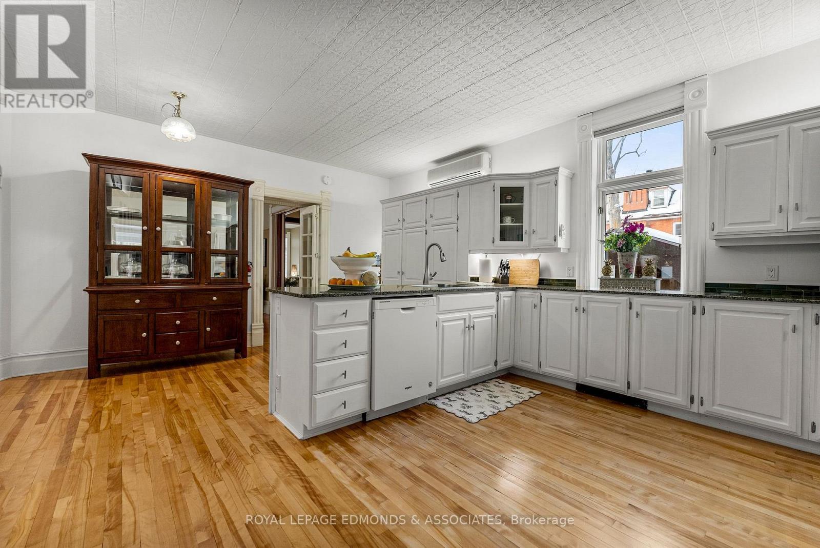 












307 MAPLE AVENUE

,
Pembroke,




Ontario
K8A1L8

