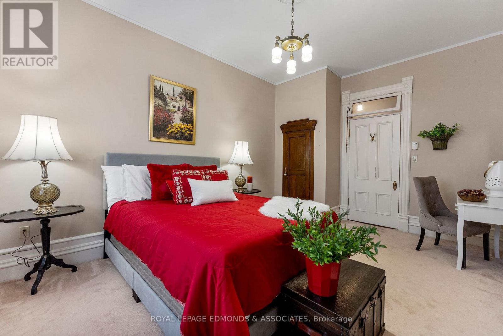












307 MAPLE AVENUE

,
Pembroke,




Ontario
K8A1L8

