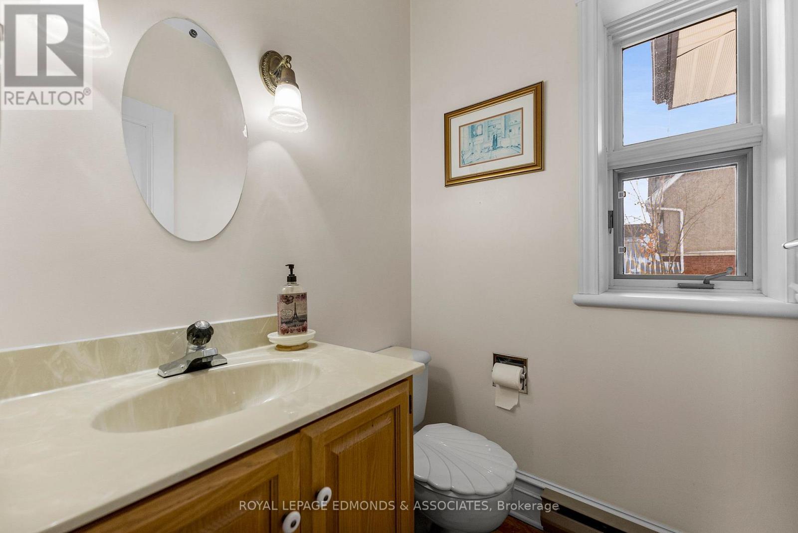 












307 MAPLE AVENUE

,
Pembroke,




Ontario
K8A1L8

