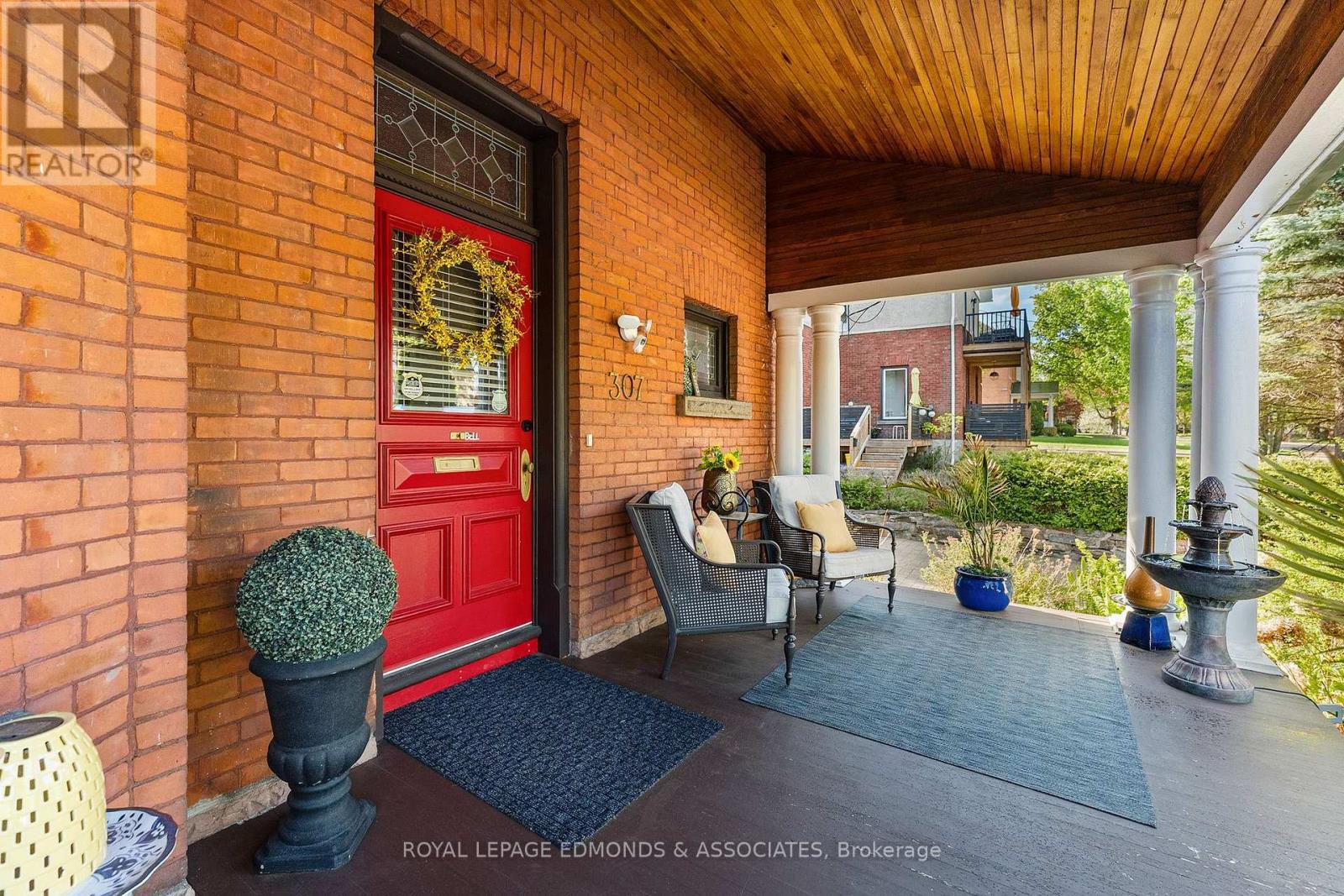 












307 MAPLE AVENUE

,
Pembroke,




Ontario
K8A1L8

