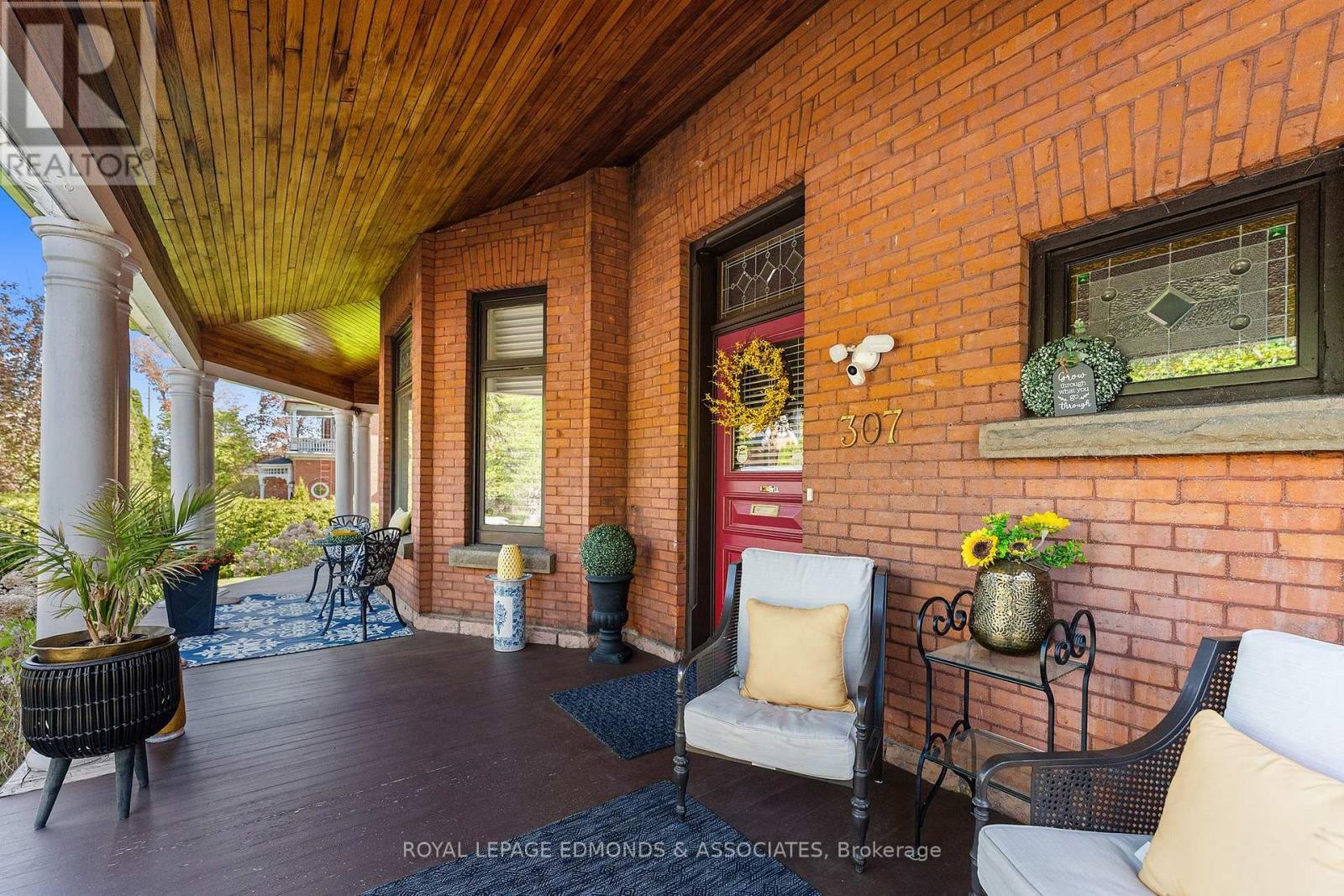 












307 MAPLE AVENUE

,
Pembroke,




Ontario
K8A1L8

