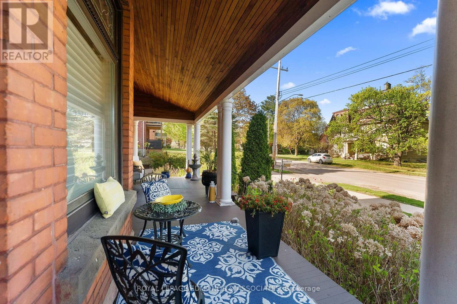 












307 MAPLE AVENUE

,
Pembroke,




Ontario
K8A1L8

