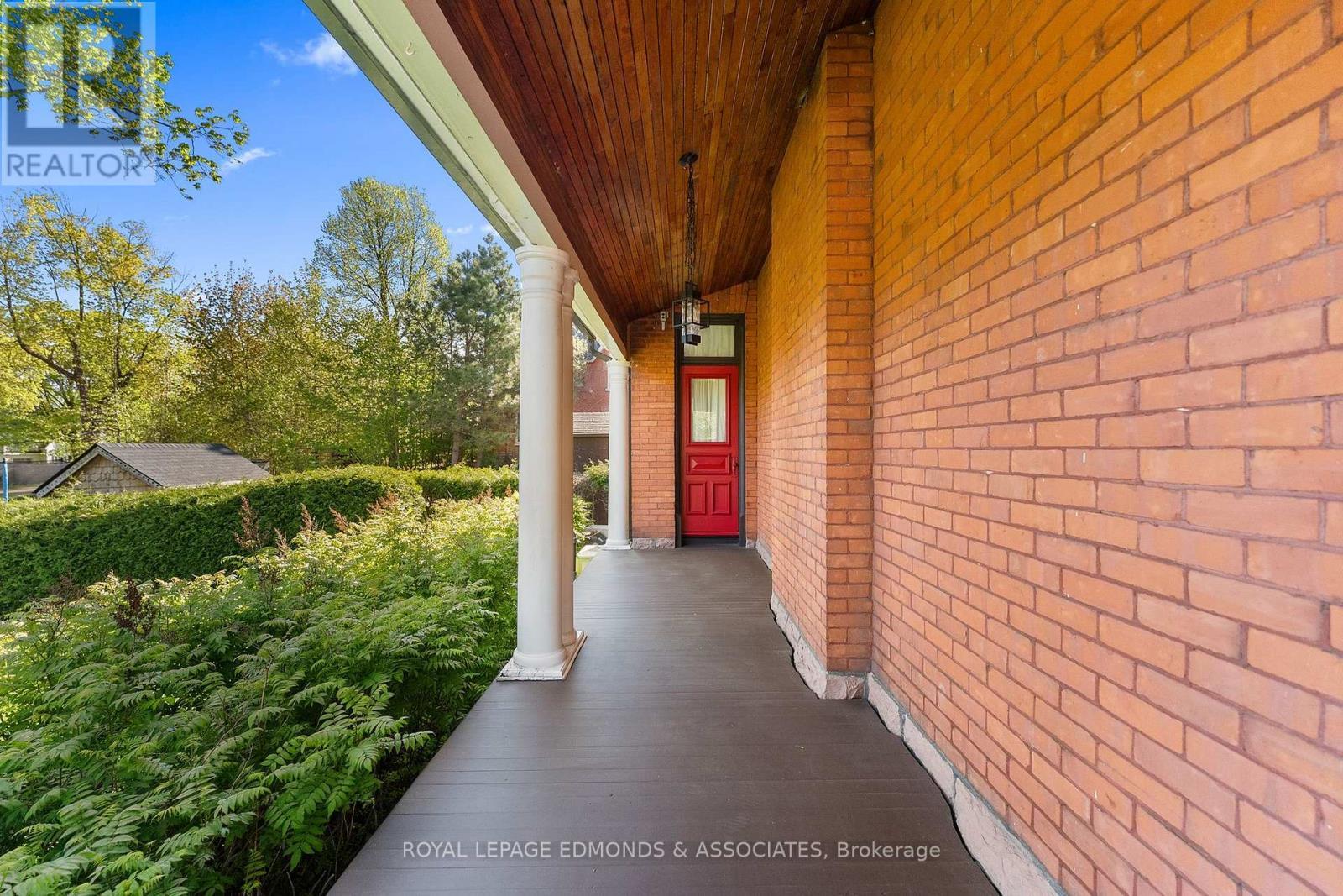 












307 MAPLE AVENUE

,
Pembroke,




Ontario
K8A1L8

