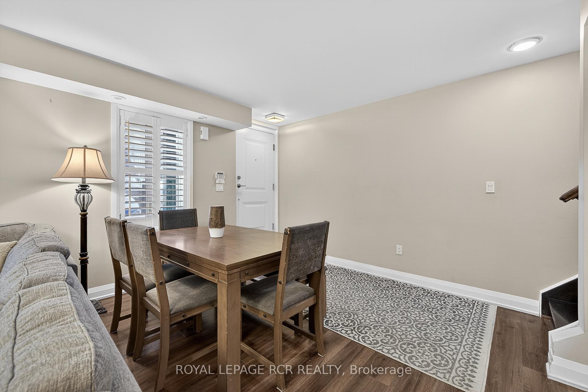 









326


John

Street, 138,
Markham,




ON
L3T 0B1

