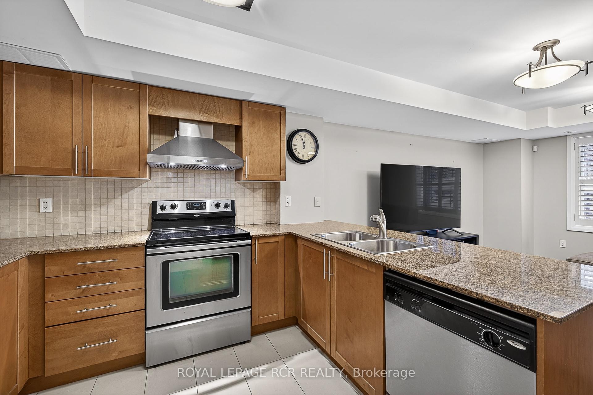 









326


John

Street, 138,
Markham,




ON
L3T 0B1

