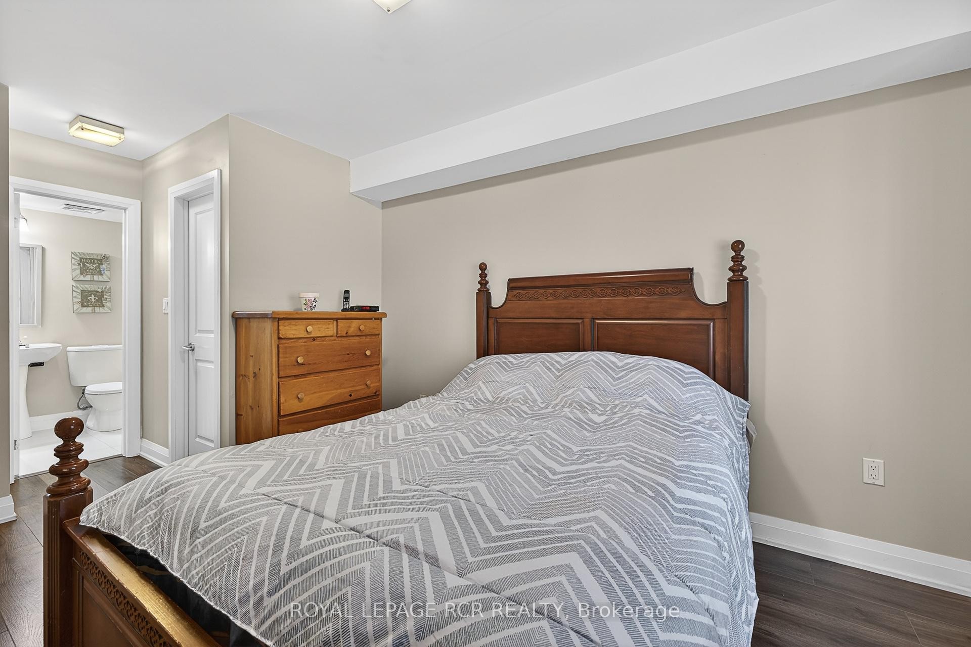 









326


John

Street, 138,
Markham,




ON
L3T 0B1


