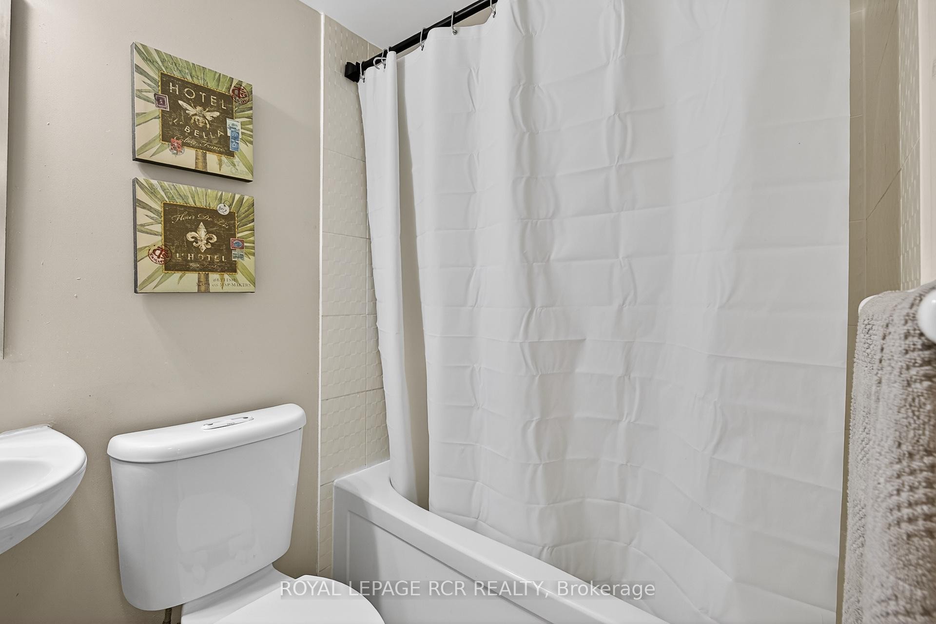 









326


John

Street, 138,
Markham,




ON
L3T 0B1

