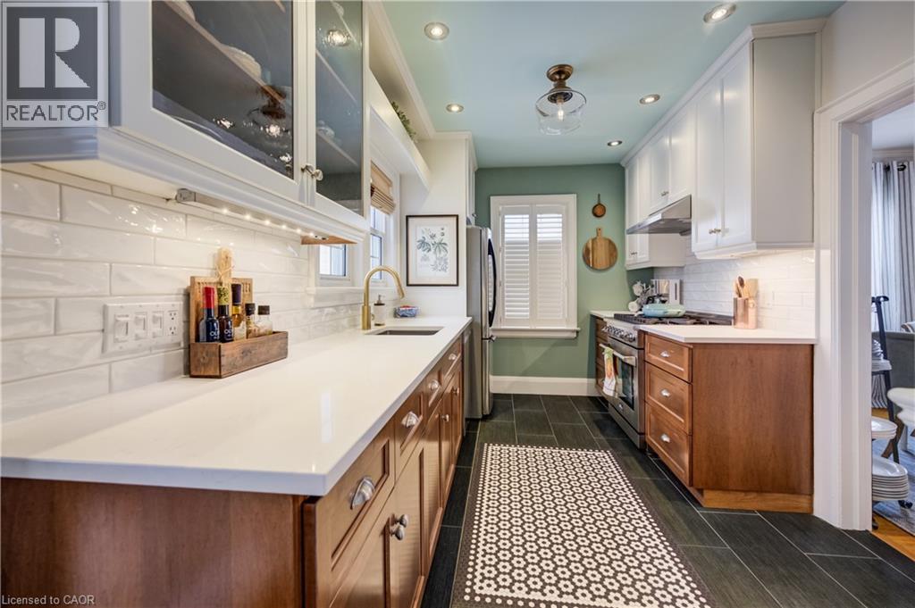 












8 LOWREY Avenue S

,
Cambridge,




Ontario
N1R4Z1

