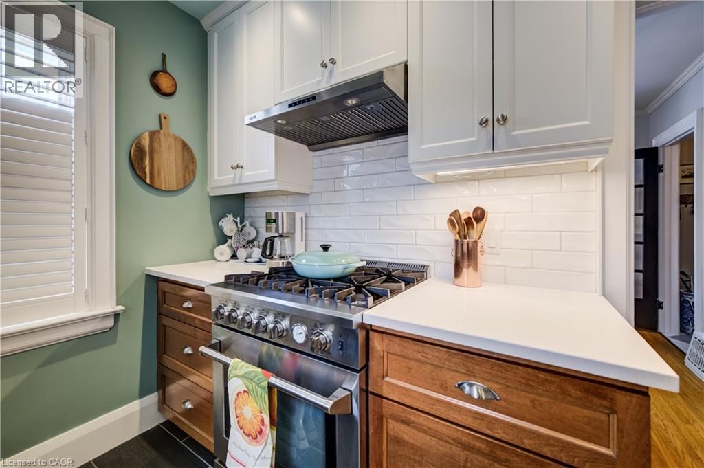 












8 LOWREY Avenue S

,
Cambridge,




Ontario
N1R4Z1

